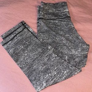 Lululemon Wunder Under Crops